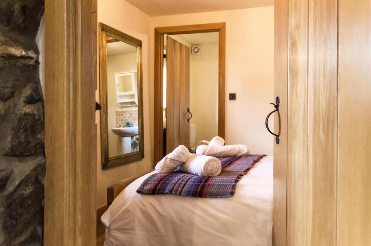Foxglove - Luxurious Barn Conversion - Blossom Farm Johnston Εξωτερικό φωτογραφία