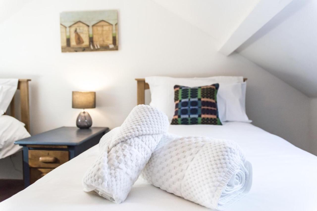 Foxglove - Luxurious Barn Conversion - Blossom Farm Johnston Εξωτερικό φωτογραφία