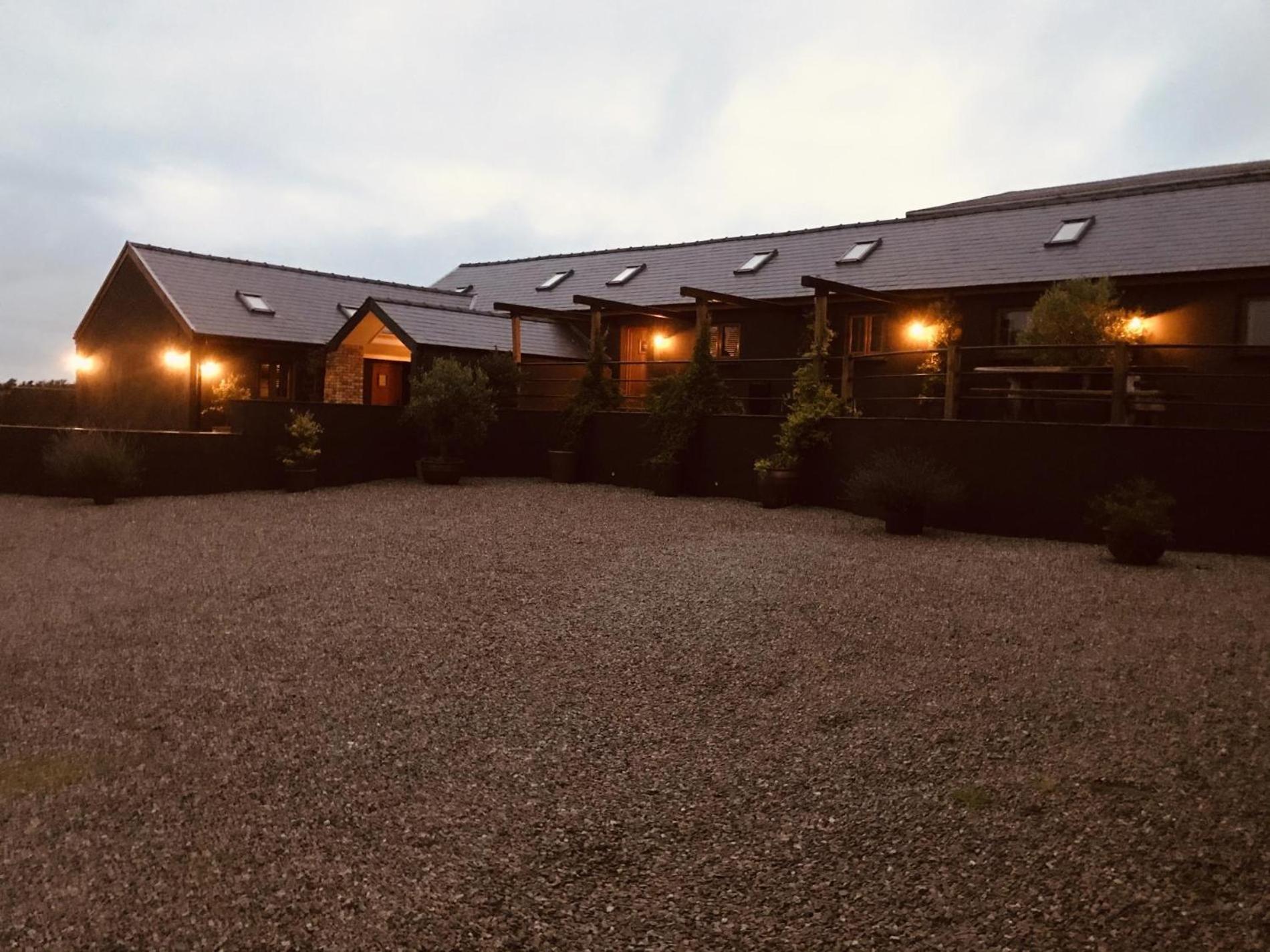 Foxglove - Luxurious Barn Conversion - Blossom Farm Johnston Εξωτερικό φωτογραφία